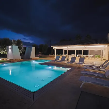 Villa San Giacomo Con Piscina San Michele Salentino